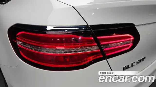 Mercedes-Benz GLC-Class 2019 — Şəkil 22/32