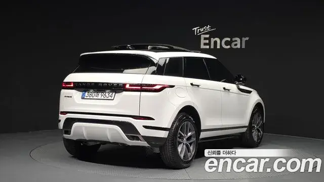 Land Rover Range Rover Evoque 2025 — Фото 2/20