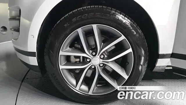 Land Rover Range Rover Evoque 2025 — Фото 5/20