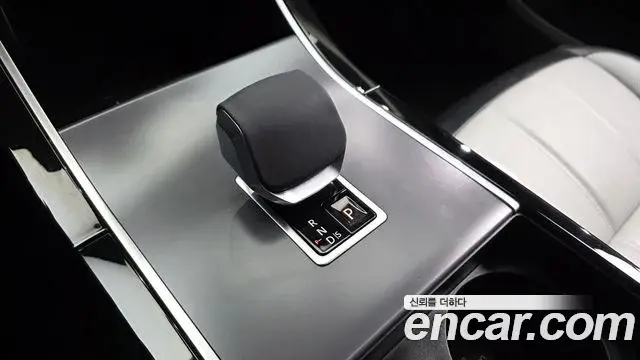 Land Rover Range Rover Evoque 2025 — Фото 9/20