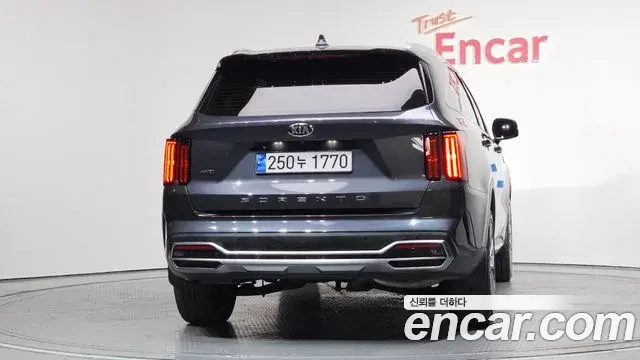 Kia Sorento 2021 — ფოტო 2/20