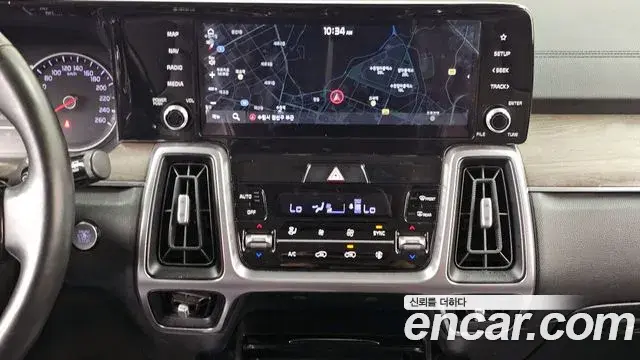 Kia Sorento 2021 — ფოტო 17/20