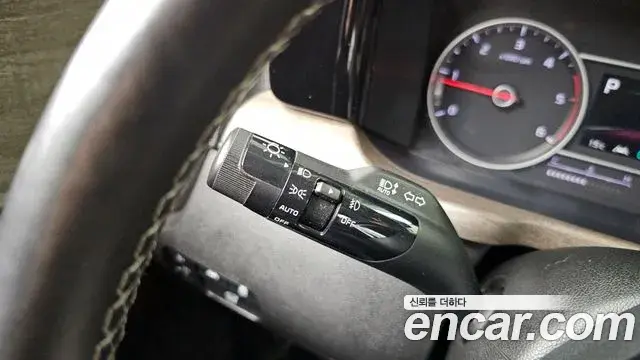 Kia Sorento 2021 — ფოტო 19/20