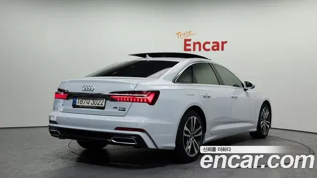 Audi A6 2022 — ფოტო 7/20