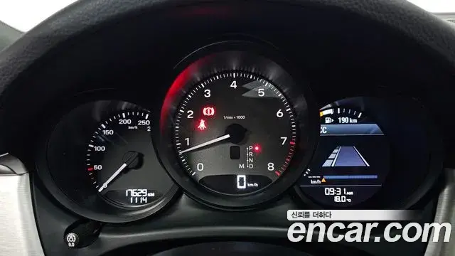 Porsche Macan 2022 — Photo 22/40