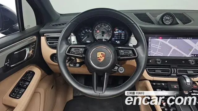 Porsche Macan 2022 — Photo 20/40