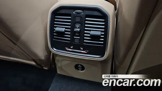 Porsche Macan 2022 — Photo 4/40