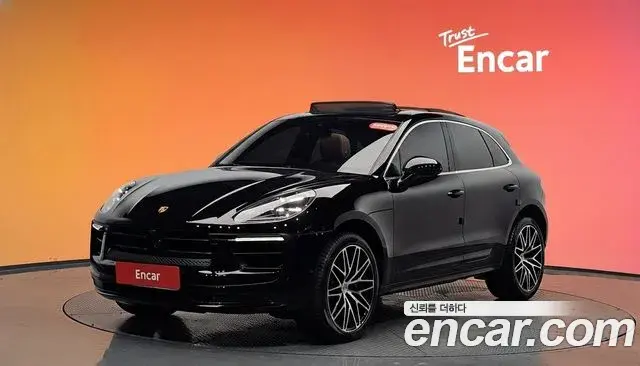Porsche Macan 2022 — Photo 40/40