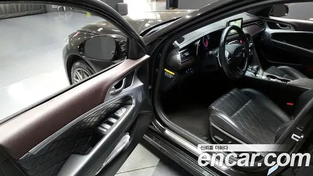 Genesis G70 2018 — Photo 1/20