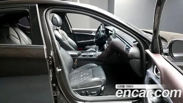 Genesis G70 2018 — Photo 11/20