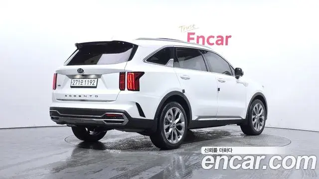 Kia Sorento 2021 — Фото 2/20