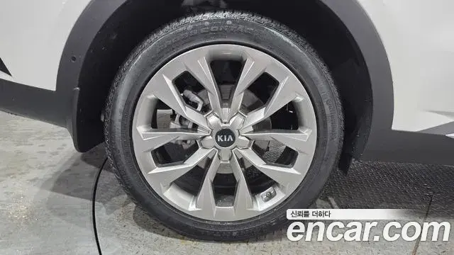 Kia Sorento 2021 — Фото 5/20