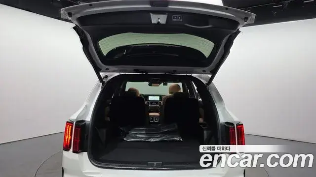 Kia Sorento 2021 — Фото 20/20