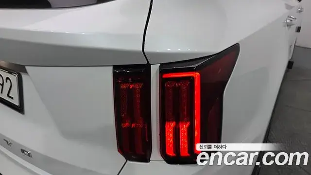 Kia Sorento 2021 — Şəkil 8/33