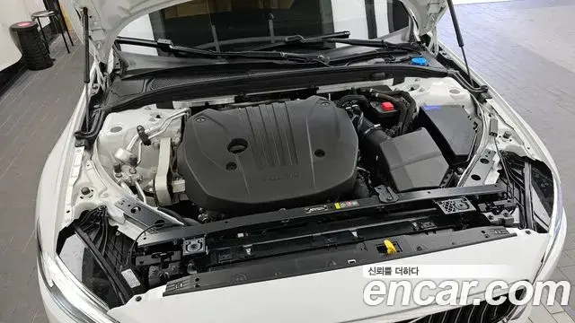 Volvo S60 2023 — Photo 30/37