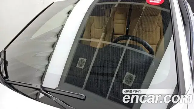Volvo S60 2023 — Photo 10/37