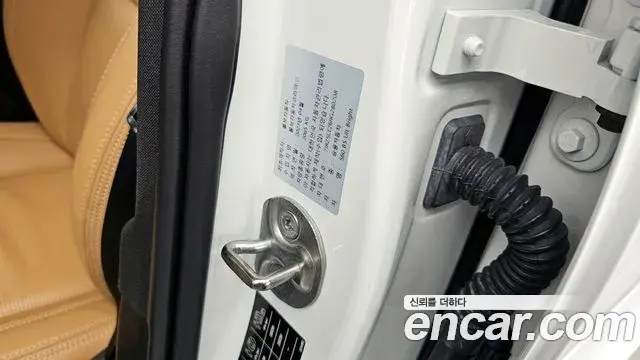 Volvo S60 2023 — Photo 14/37