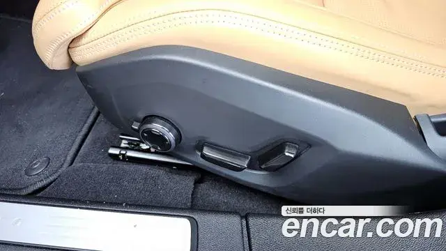 Volvo S60 2023 — Photo 16/37