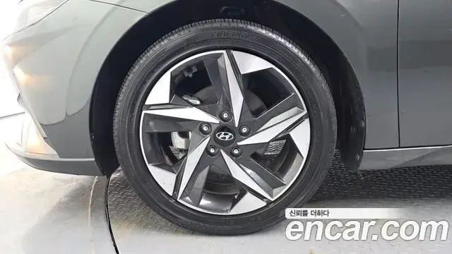 Hyundai The New Avante Hybrid 2023 — ფოტო 12/20