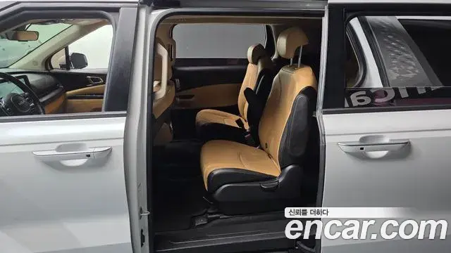 Kia Carnival 2022 — Фото 11/20