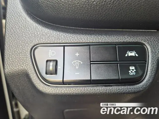 Kia Seltos 2020 — ფოტო 17/20