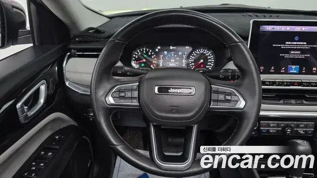 Jeep Compass 2022 — Photo 9/35