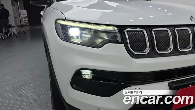 Jeep Compass 2022 — Photo 35/35