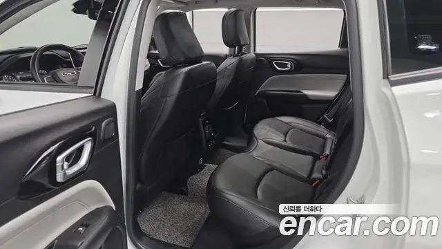 Jeep Compass 2022 — Photo 13/35