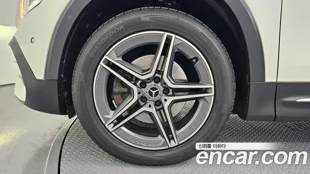 Mercedes-Benz GLB-Class 2021 — Şəkil 4/20