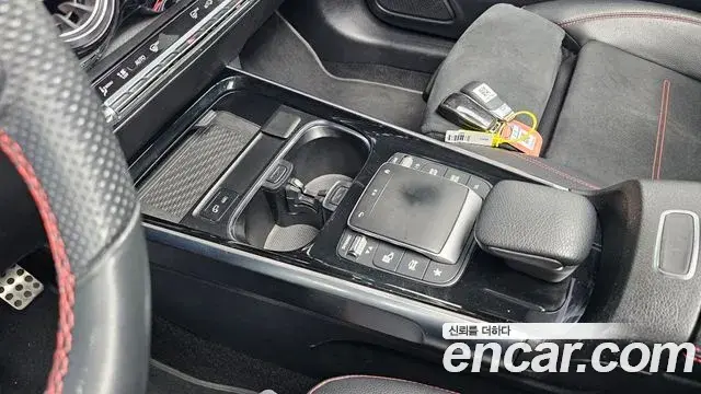 Mercedes-Benz GLB-Class 2021 — Şəkil 7/20