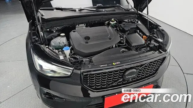 Volvo XC40 2025 — Фото 6/20