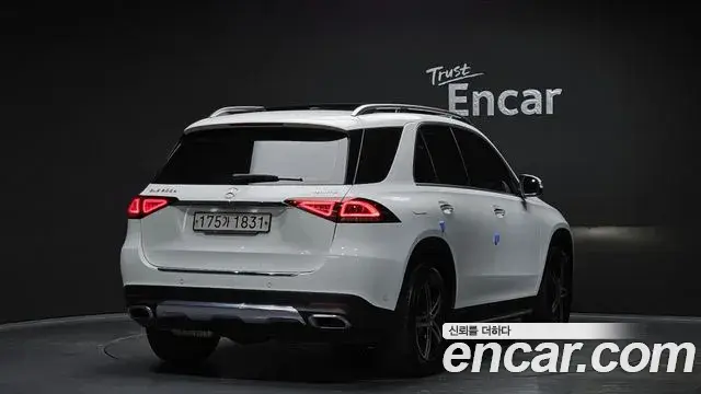 Mercedes-Benz GLE-Class 2020 — Photo 1/20