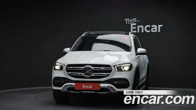 Mercedes-Benz GLE-Class 2020 — Photo 3/20