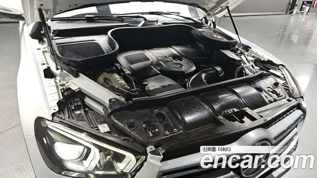 Mercedes-Benz GLE-Class 2020 — Photo 16/20