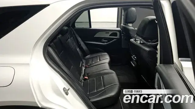 Mercedes-Benz GLE-Class 2020 — Photo 14/20