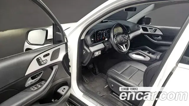 Mercedes-Benz GLE-Class 2020 — Photo 19/20