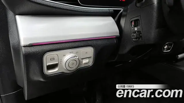Mercedes-Benz GLE-Class 2020 — Photo 15/20
