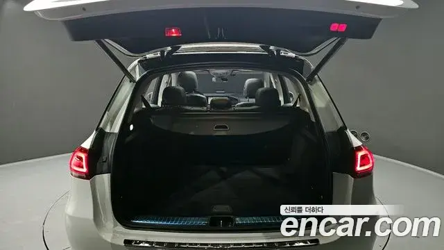 Mercedes-Benz GLE-Class 2020 — Photo 9/20