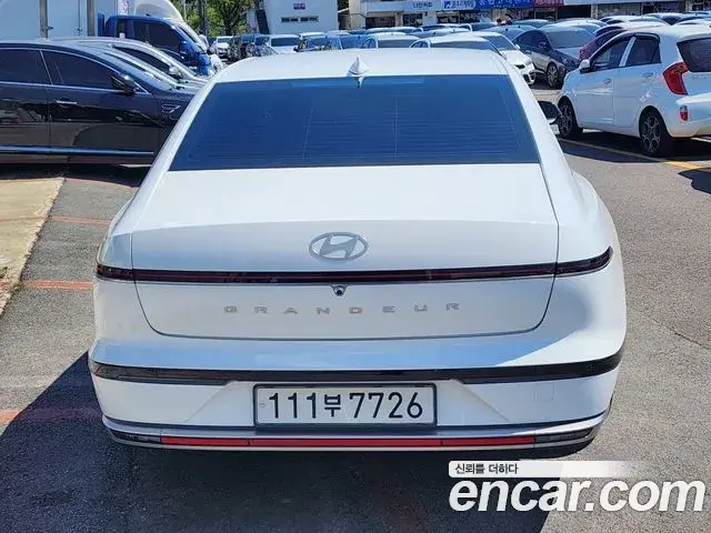 Hyundai Grandeur Hybrid 2023 — Şəkil 18/20