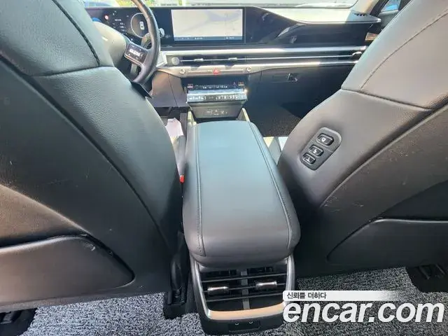 Hyundai Grandeur Hybrid 2023 — Şəkil 12/20