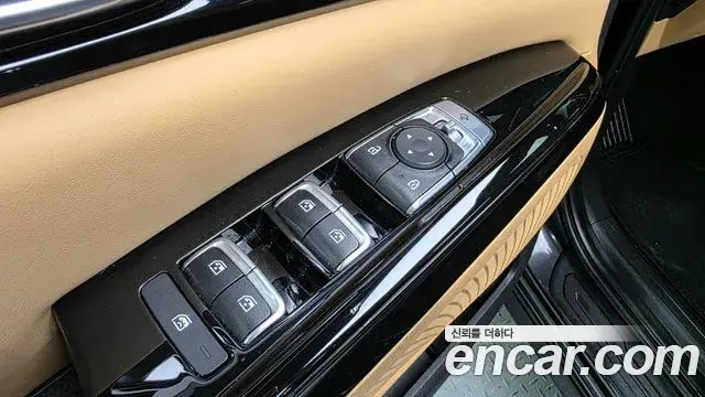 Kia Carnival 2021 — Фото 12/20