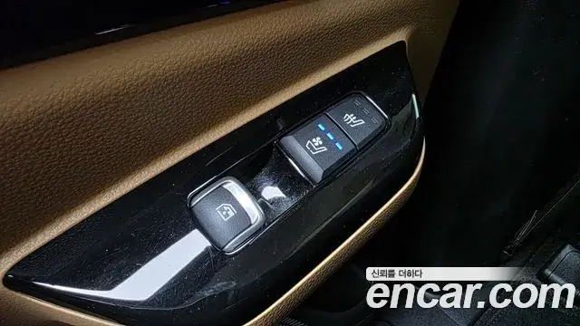 Kia Carnival 2021 — Фото 18/20