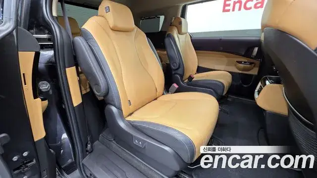 Kia Carnival 2021 — Фото 19/20