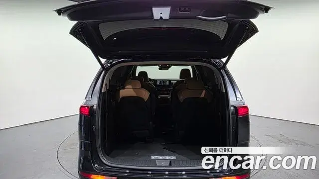 Kia Carnival 2021 — Фото 20/20