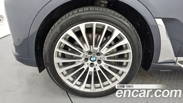 BMW X7 2022 — Photo 5/20