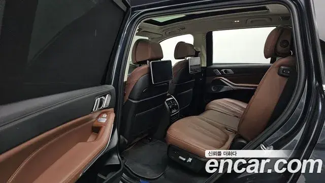 BMW X7 2022 — Photo 10/20