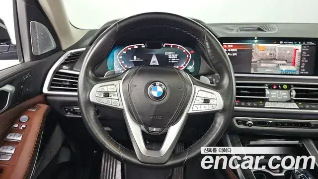BMW X7 2022 — Photo 15/20