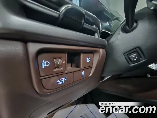 Hyundai Grandeur Hybrid 2023 — Şəkil 17/20