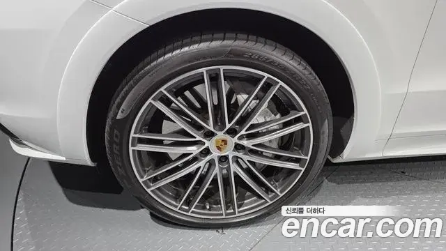 Porsche Cayenne 2021 — Şəkil 14/30