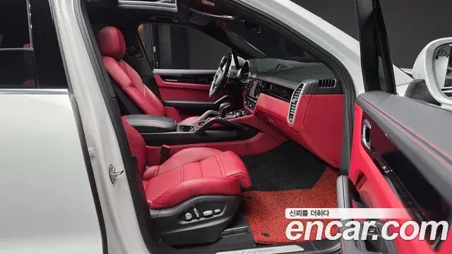 Porsche Cayenne 2021 — Şəkil 23/30